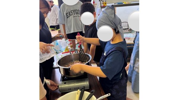 『7月プレスタかがわの一日・‌子供達と事業所で手作り牛丼作りと映画鑑賞をしました！』